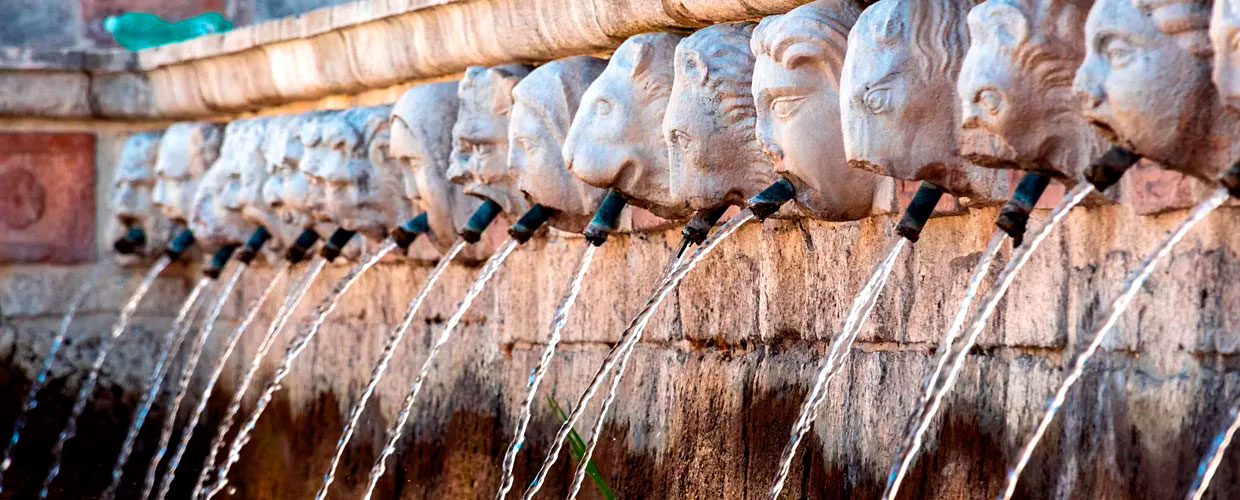 TR in Abruzzo Raduno Nazionale 2026, la fontana delle 99 cannelle, L'aquila